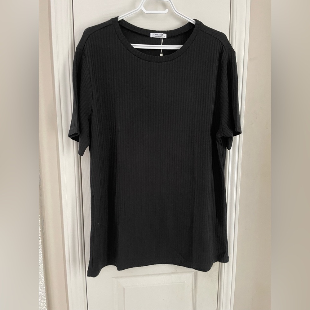 Black Ribbed Short Sleeve T-Shirt PTP 22”